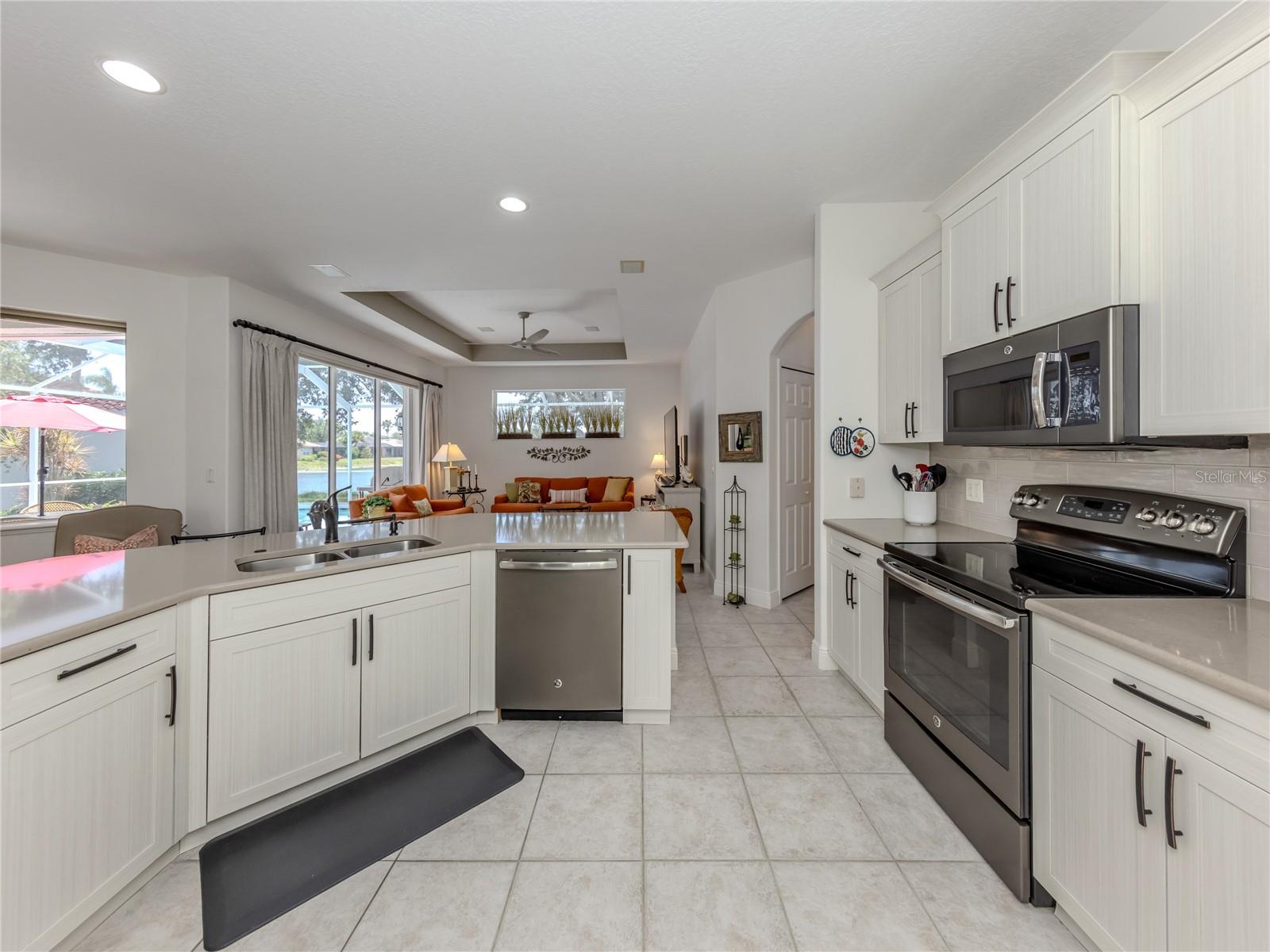 Image 15 of 60 For 463 Park Trace Boulevard