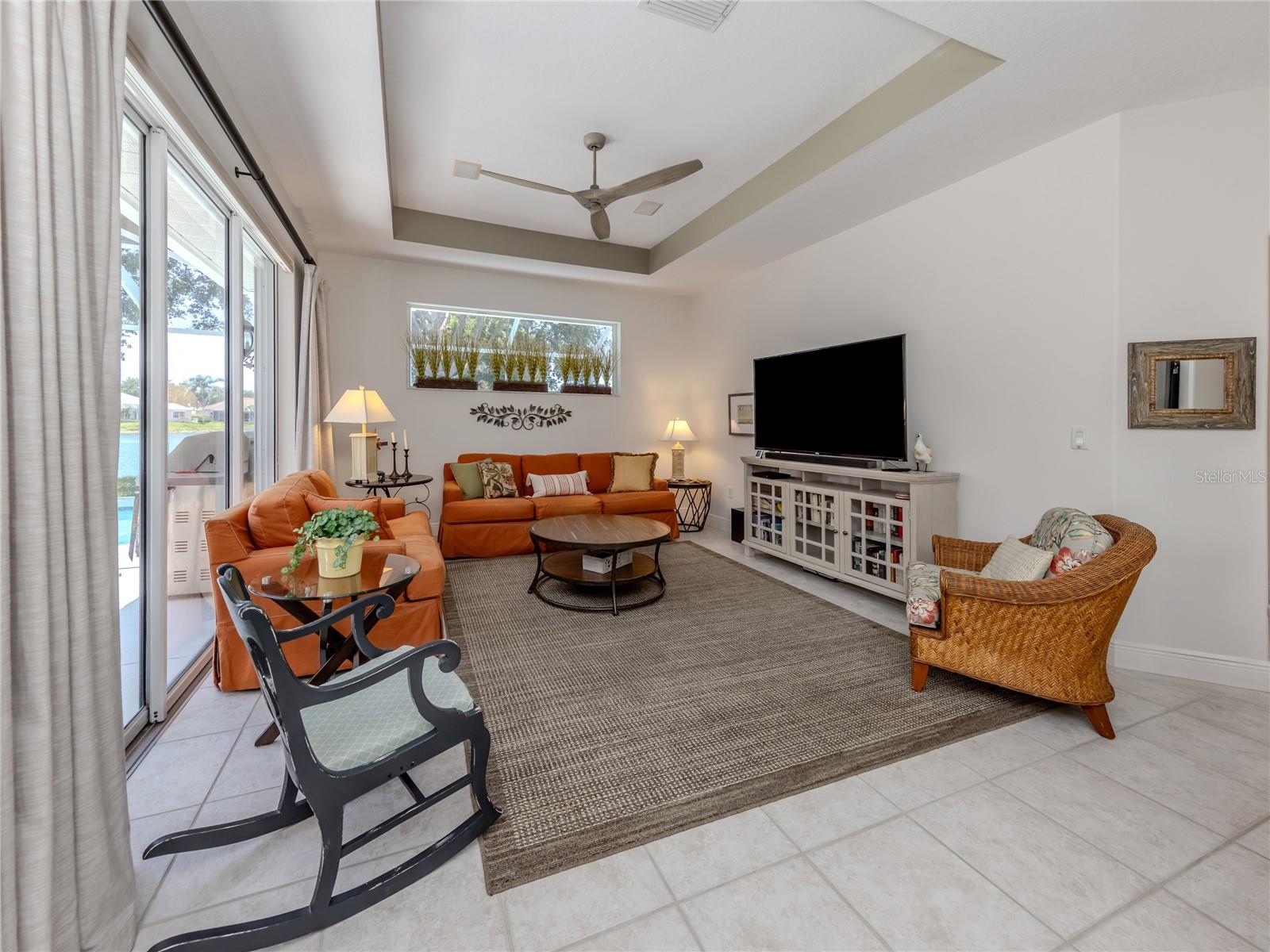 Image 16 of 60 For 463 Park Trace Boulevard