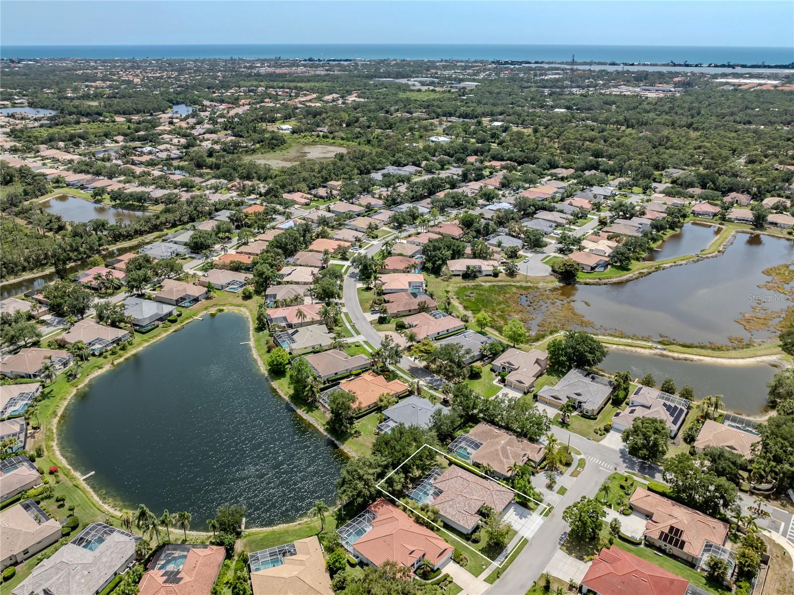 Image 34 of 60 For 463 Park Trace Boulevard