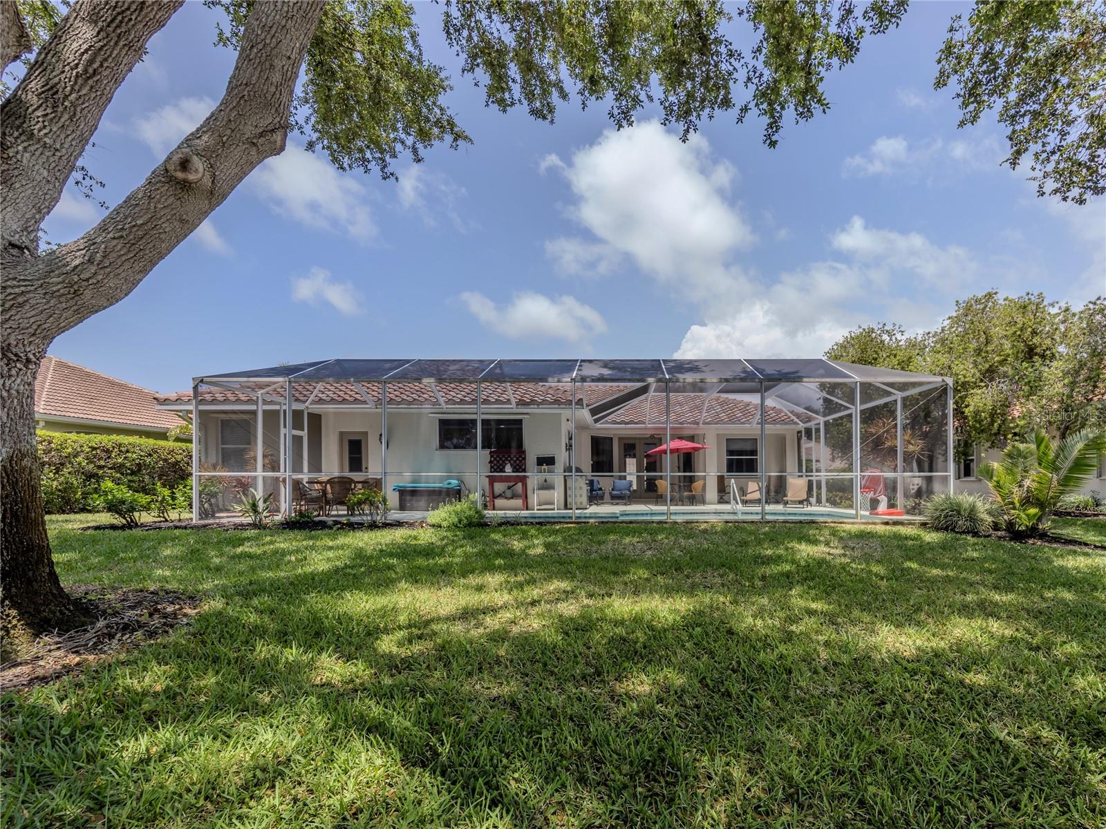 Image 8 of 60 For 463 Park Trace Boulevard