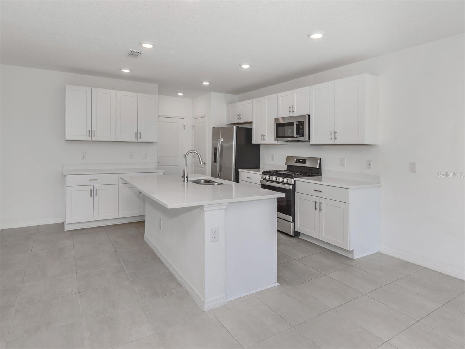 Image 12 of 37 For 11228 Fieldstone Drive