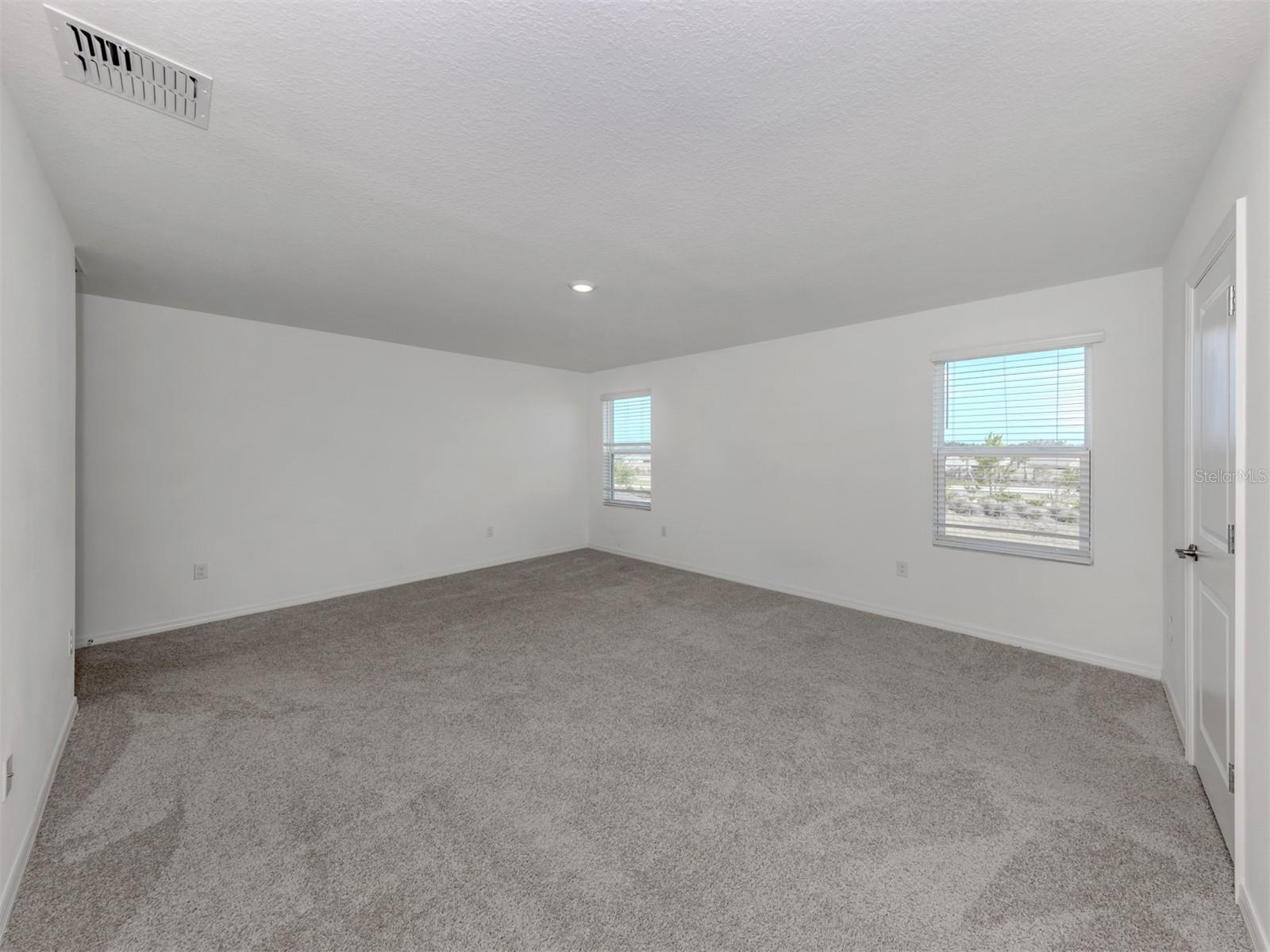 Image 17 of 37 For 11228 Fieldstone Drive