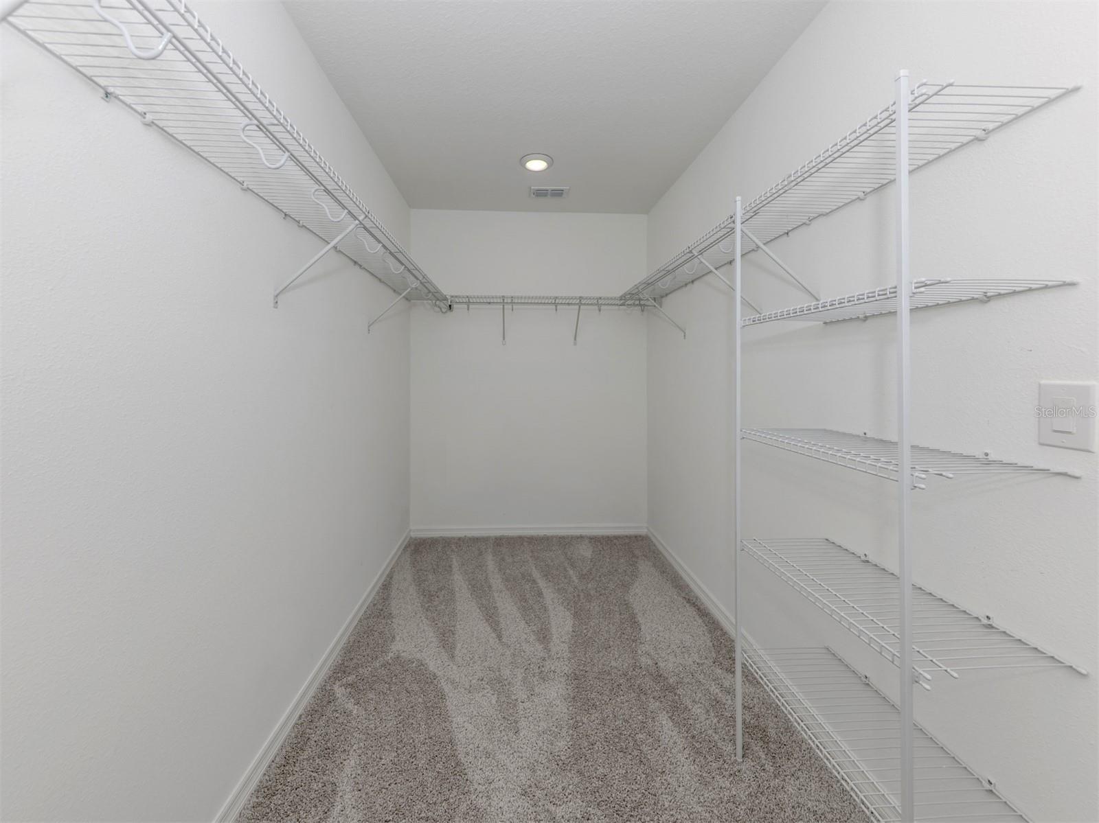 Image 18 of 37 For 11228 Fieldstone Drive