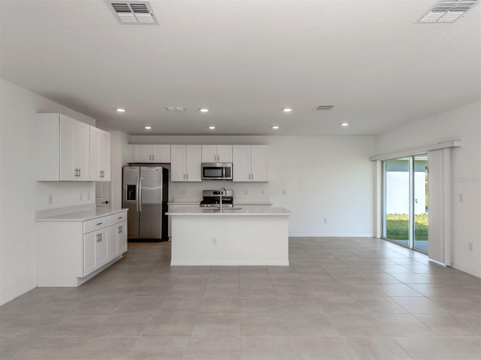 Image 7 of 37 For 11228 Fieldstone Drive