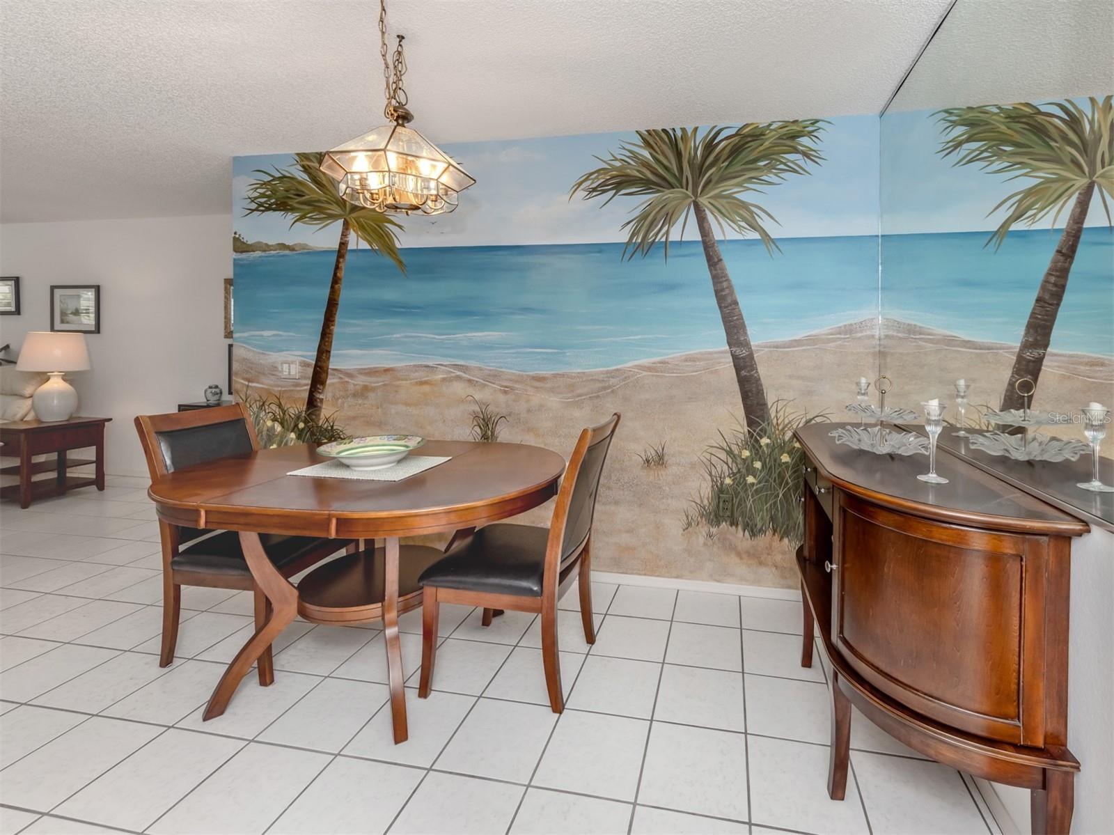 Image 12 of 52 For 528 Venice Avenue 1