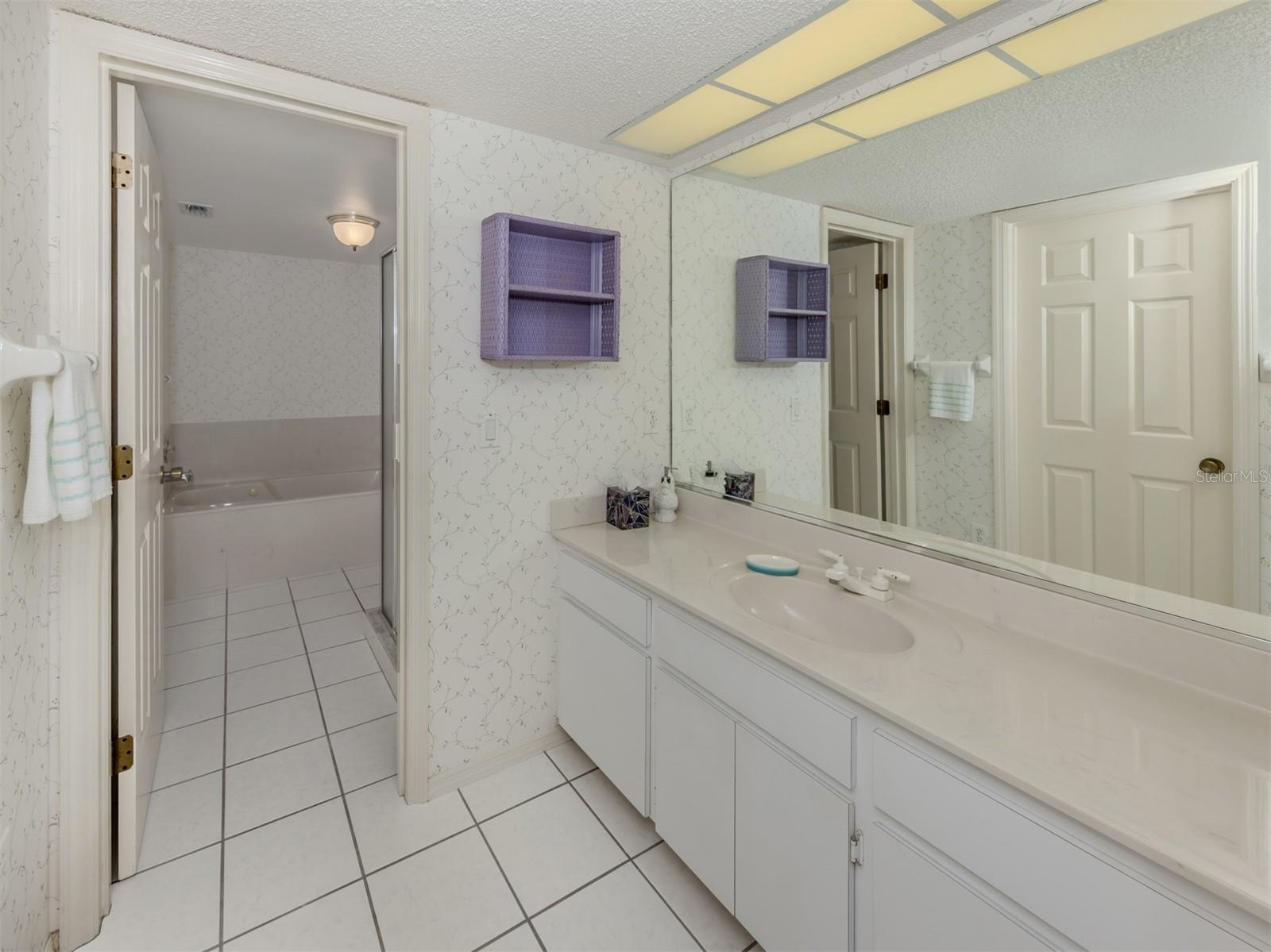 Image 20 of 52 For 528 Venice Avenue 1