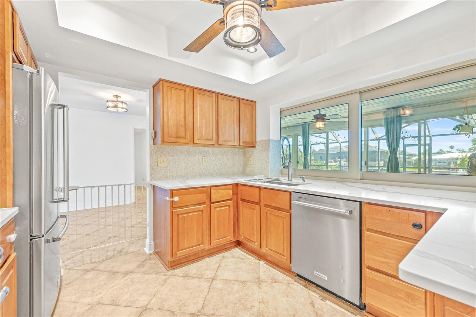 Listing photo id 11 for 731 Flamingo Drive