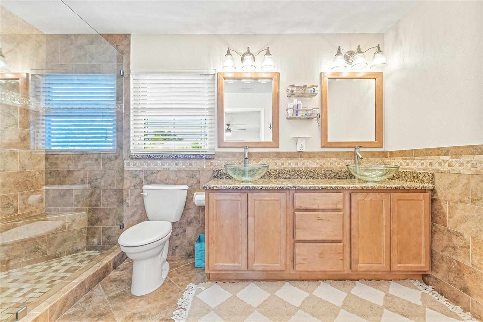 Listing photo id 19 for 731 Flamingo Drive