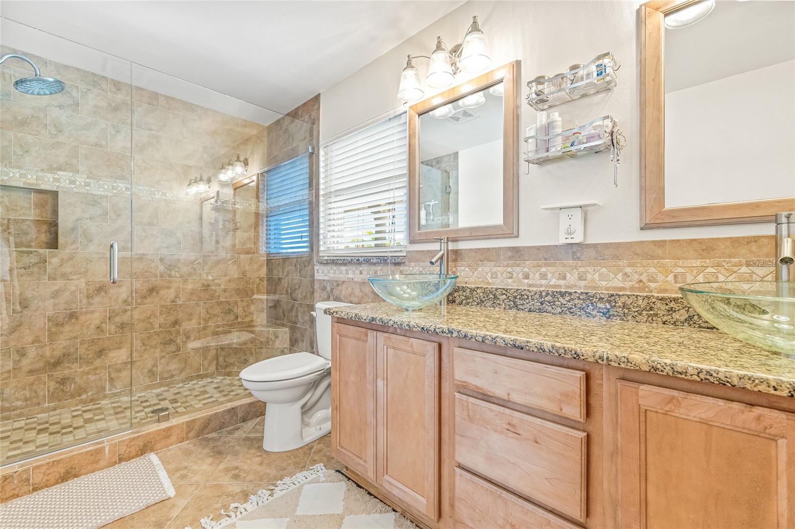 Listing photo id 20 for 731 Flamingo Drive