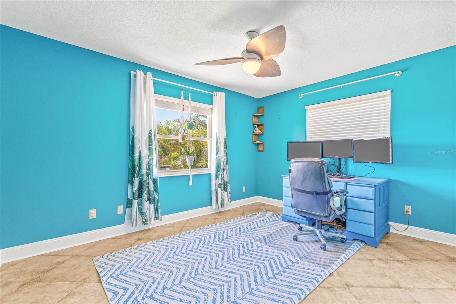 Listing photo id 21 for 731 Flamingo Drive