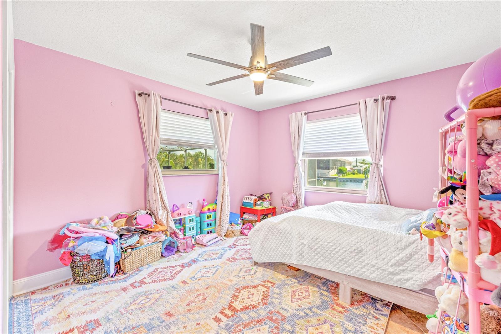 Listing photo id 24 for 731 Flamingo Drive