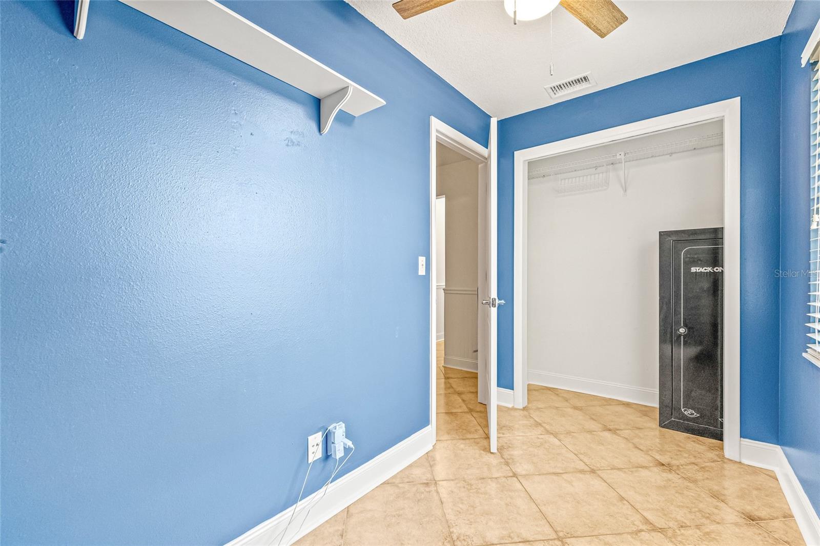 Listing photo id 25 for 731 Flamingo Drive