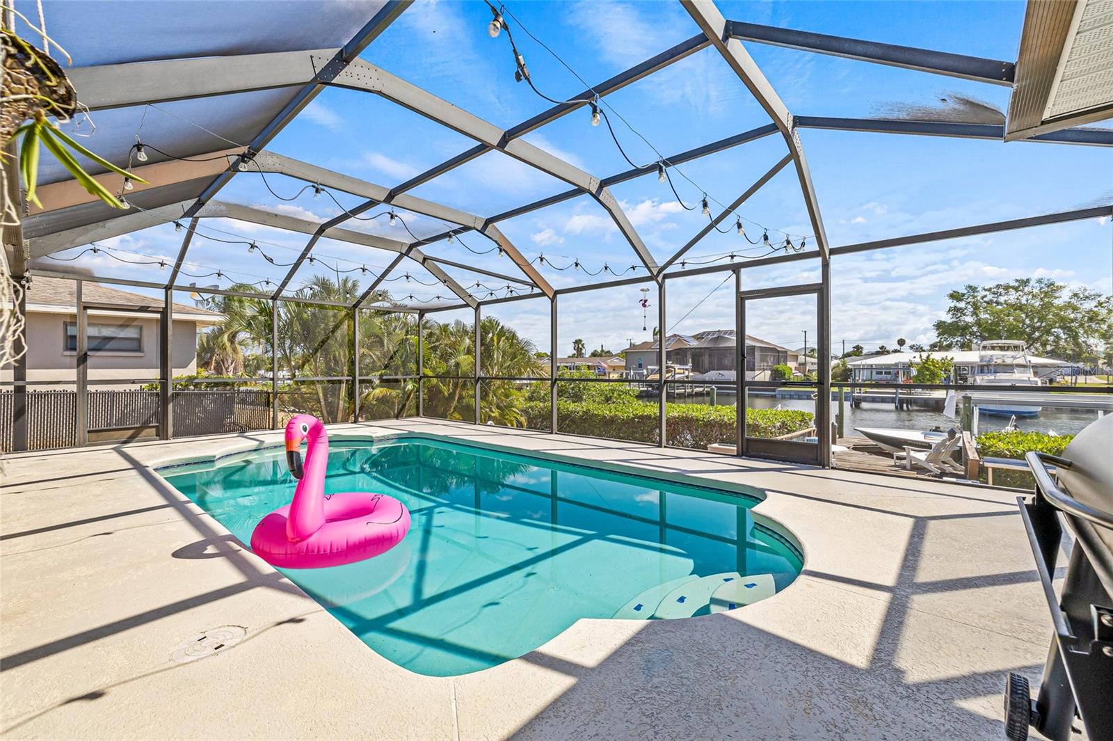 Listing photo id 27 for 731 Flamingo Drive