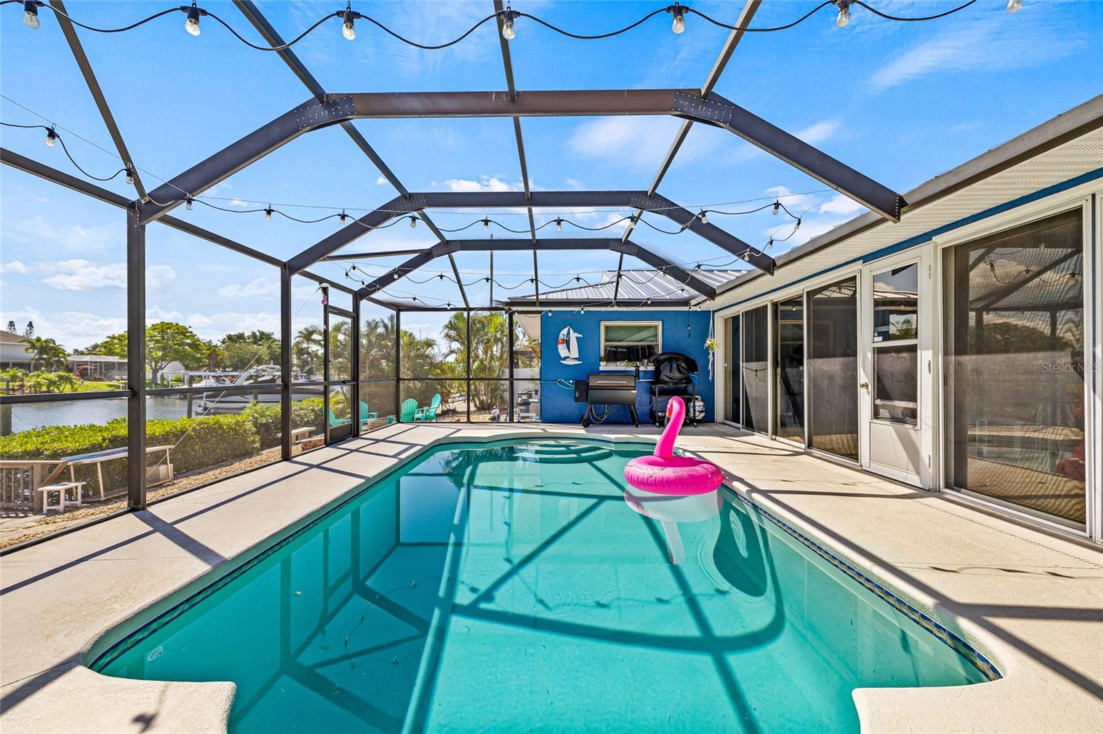 Listing photo id 29 for 731 Flamingo Drive