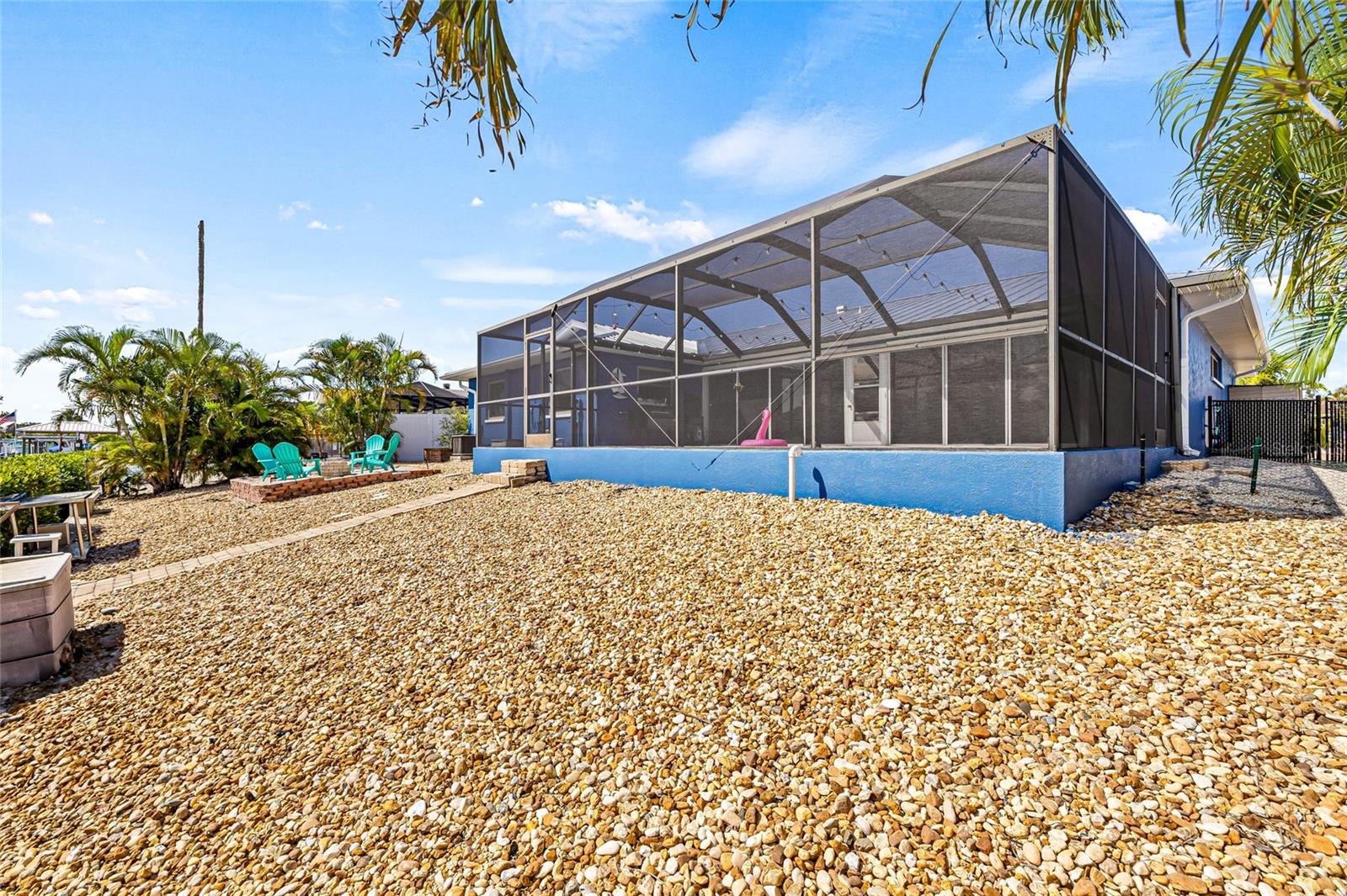 Listing photo id 30 for 731 Flamingo Drive