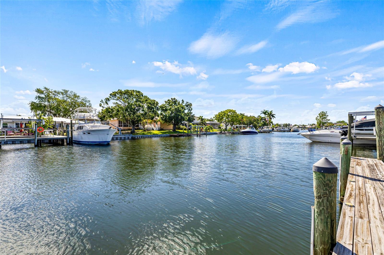 Listing photo id 37 for 731 Flamingo Drive