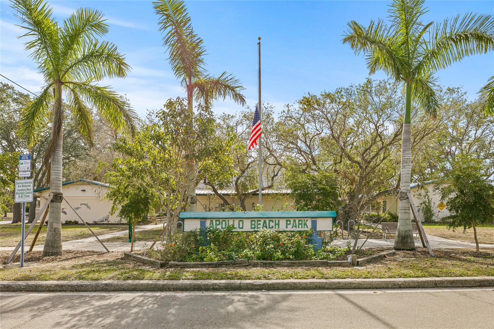 Listing photo id 52 for 731 Flamingo Drive
