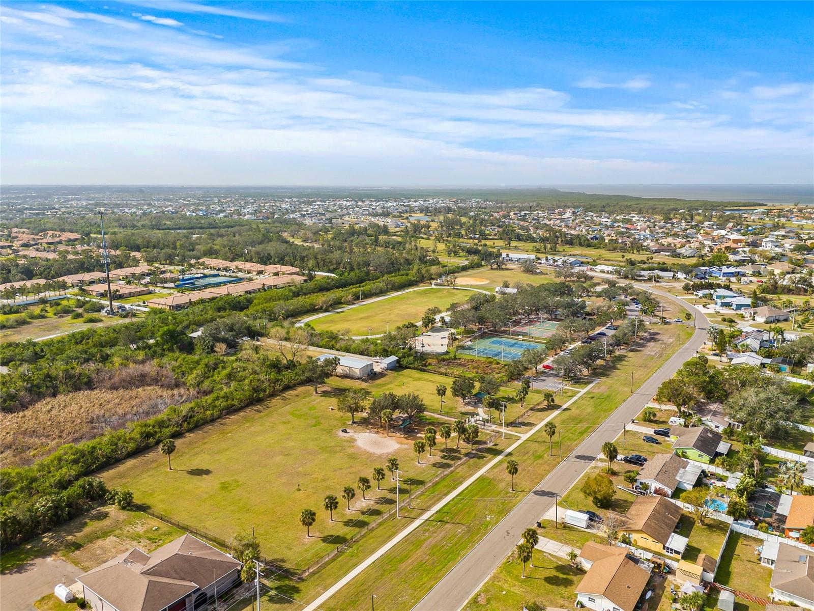 Listing photo id 53 for 731 Flamingo Drive
