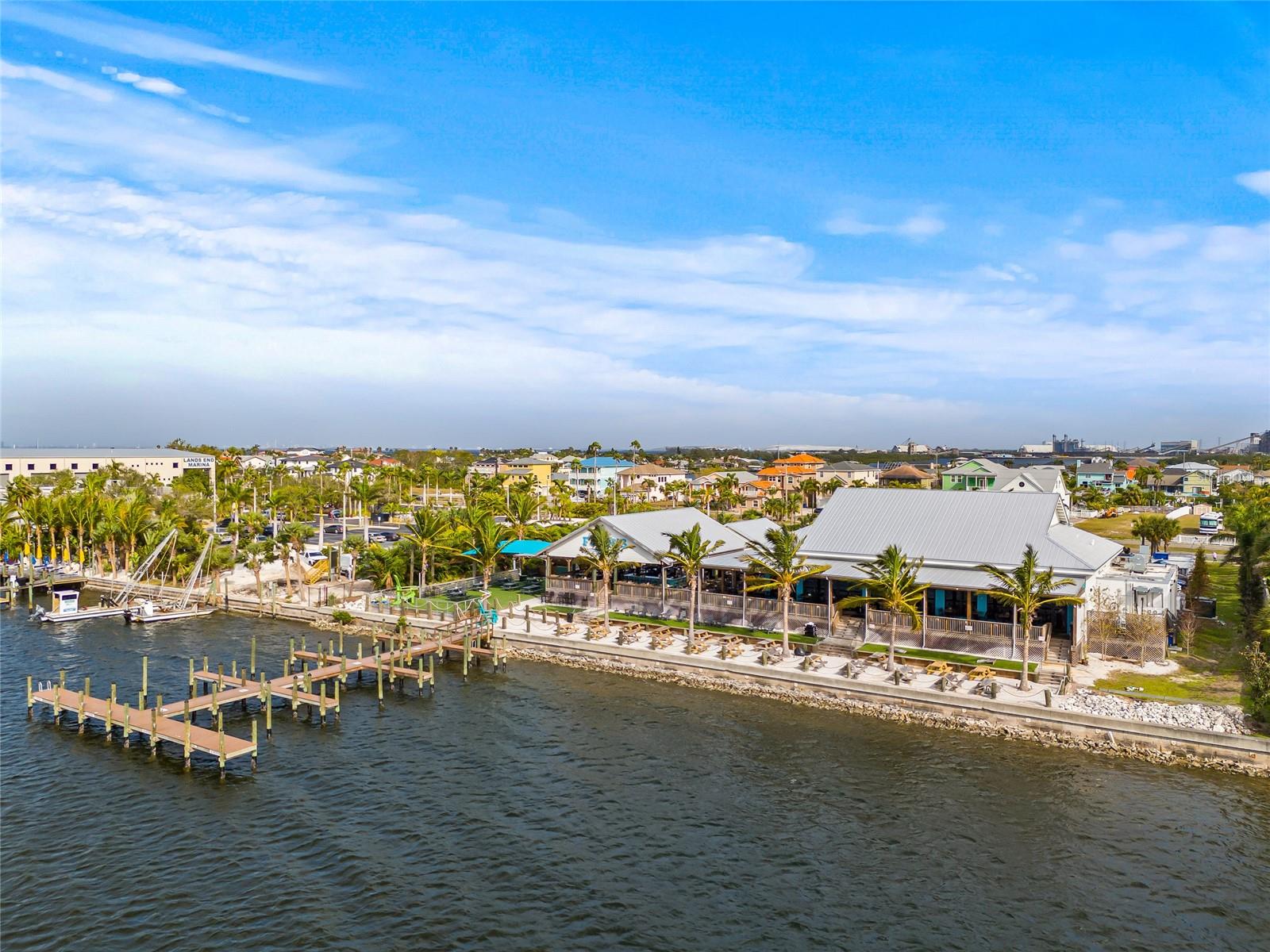 Listing photo id 64 for 731 Flamingo Drive