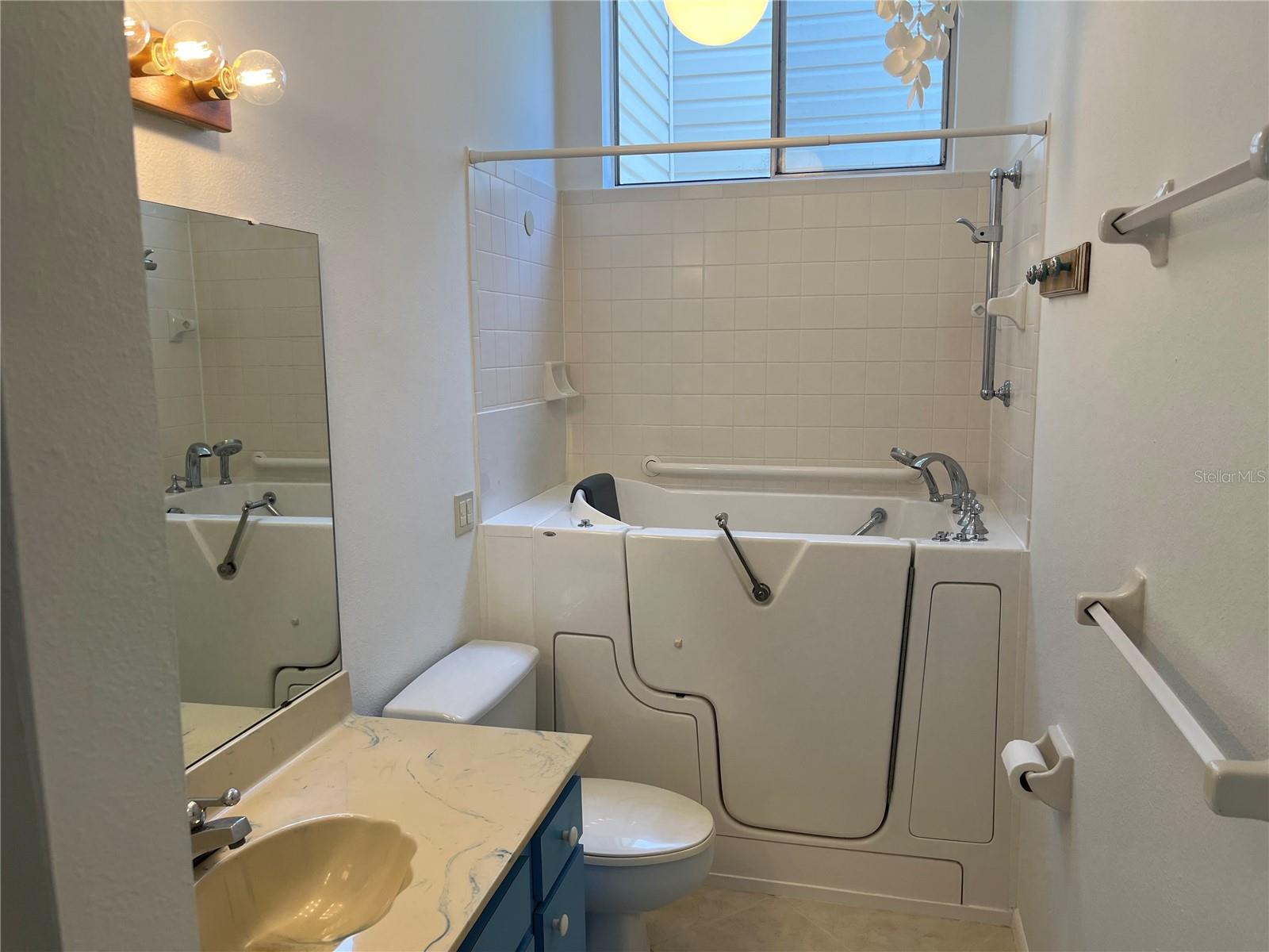 Image 18 of 25 For 706 White Pine Tree Road 74