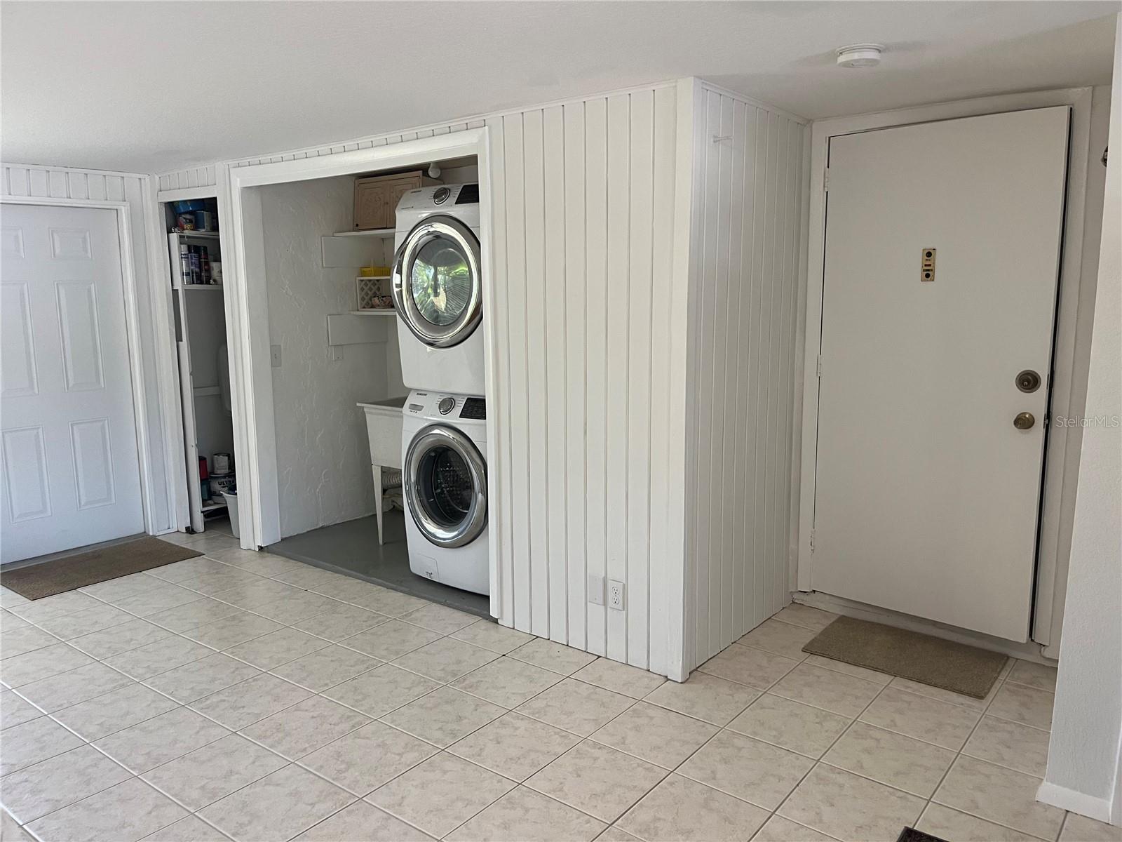 Image 3 of 25 For 706 White Pine Tree Road 74