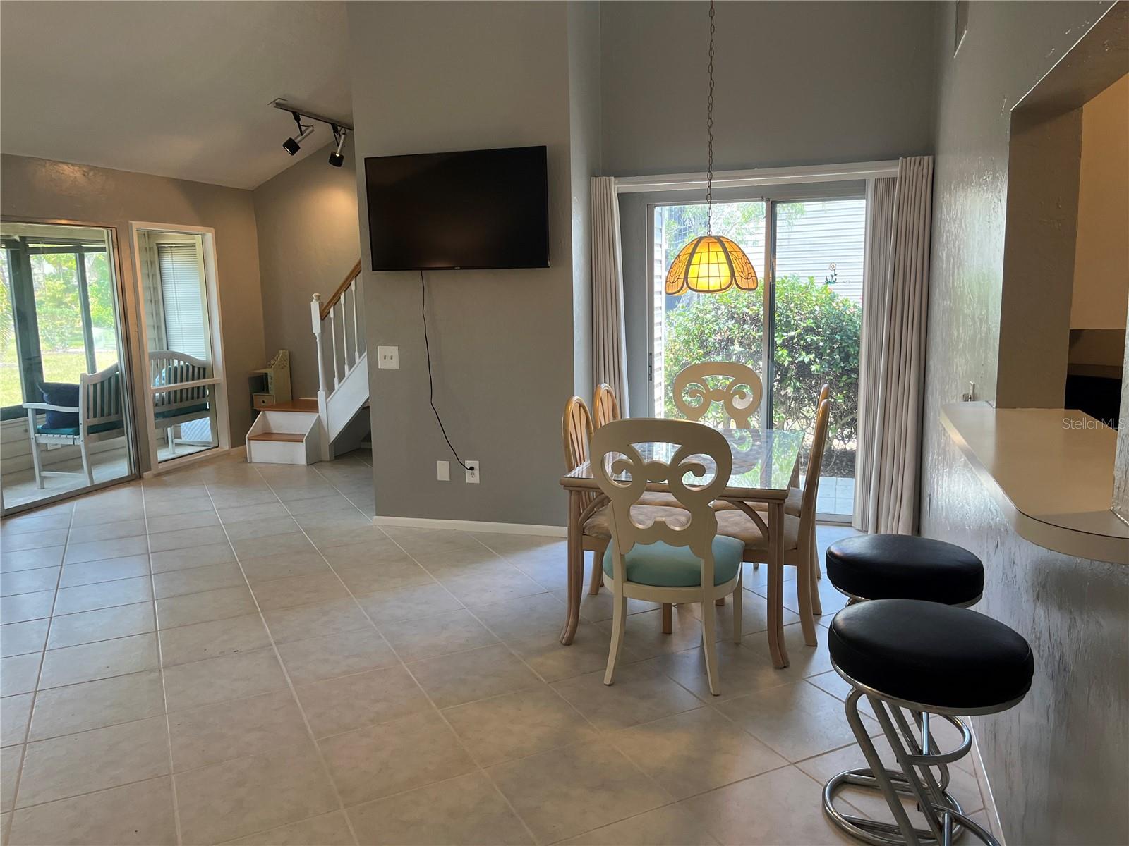 Image 6 of 25 For 706 White Pine Tree Road 74