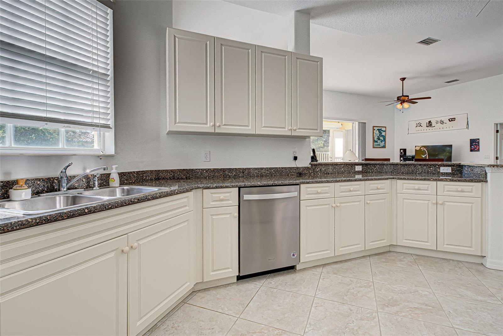 Image 17 of 47 For 212 Triano Circle 212