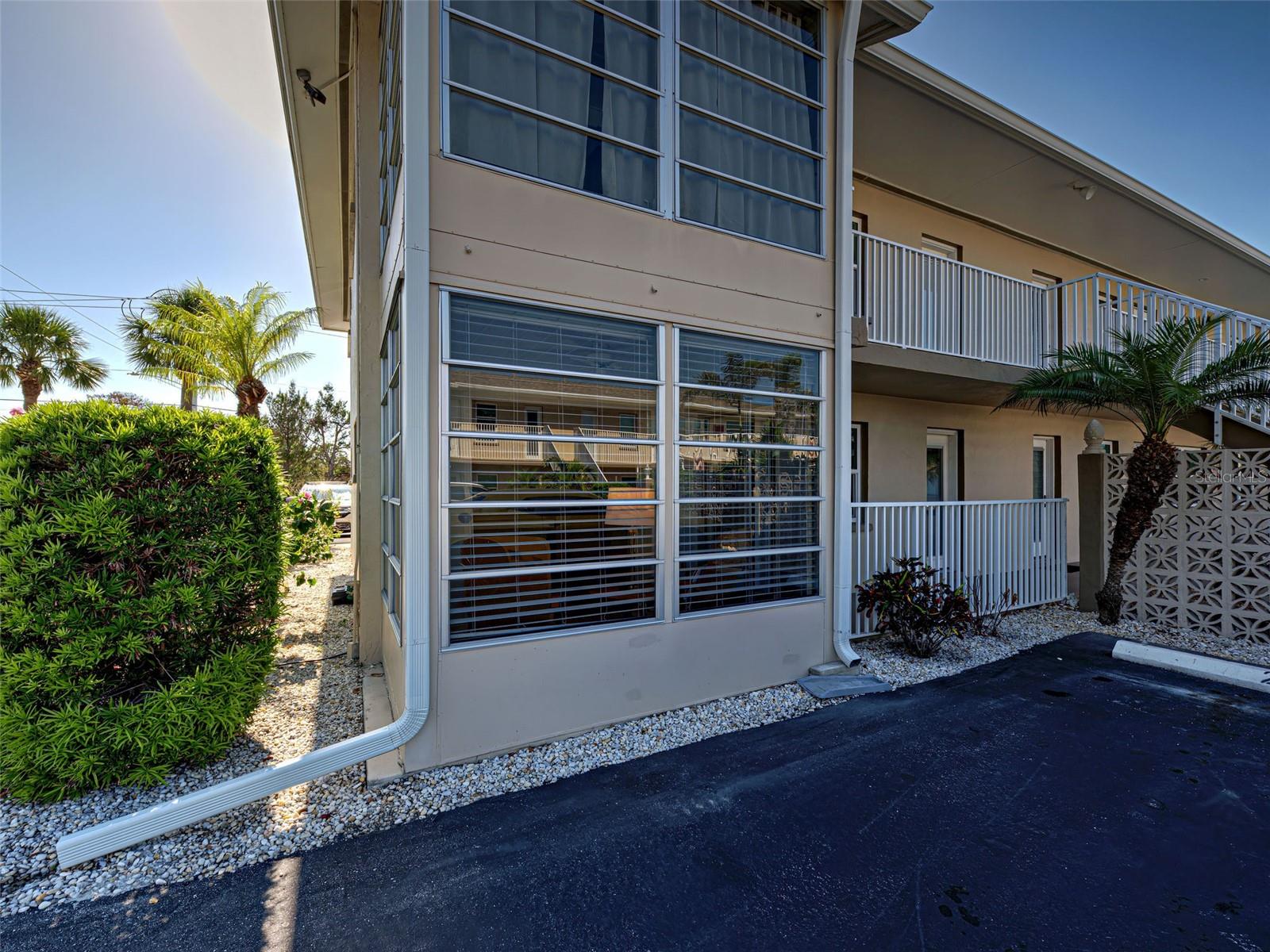 Image 10 of 55 For 701 Barcelona Avenue 101