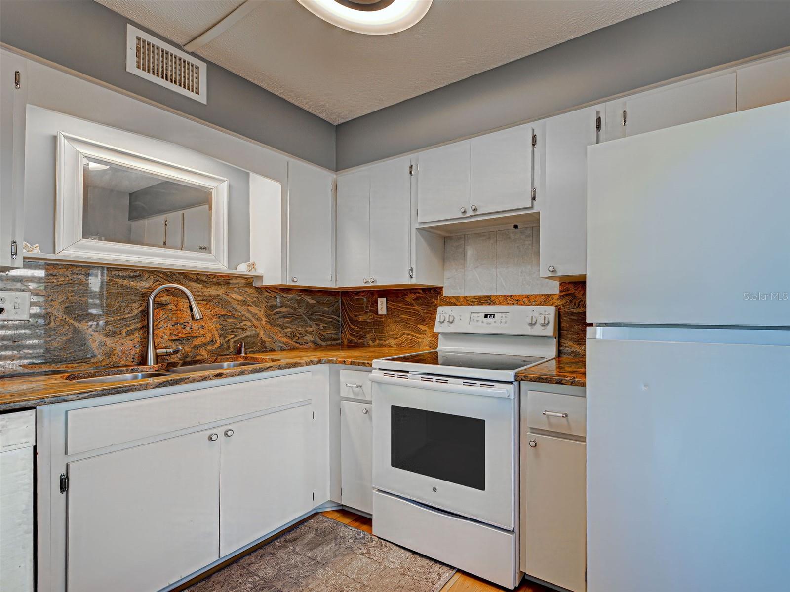 Image 29 of 55 For 701 Barcelona Avenue 101