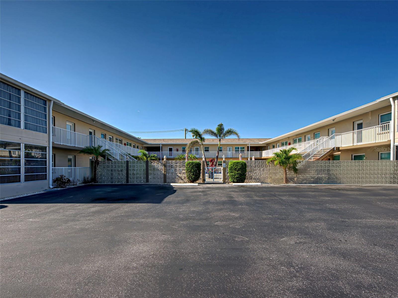 Image 3 of 55 For 701 Barcelona Avenue 101