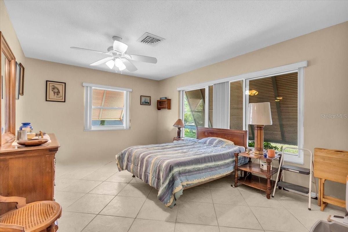 Image 21 of 39 For 2618 Titania Road