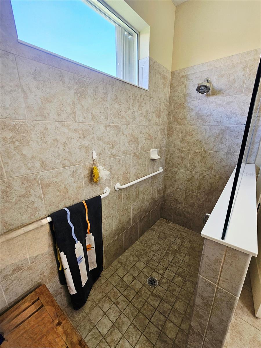Image 16 of 39 For 10930 Lerwick Circle