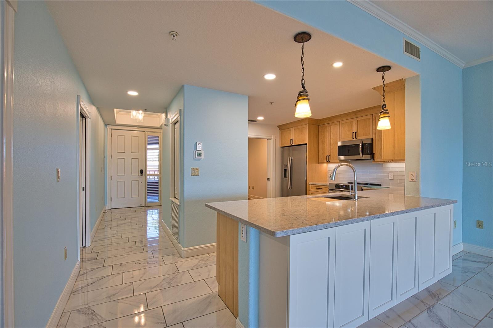 Image 11 of 39 For 147 Tampa Avenue E 202