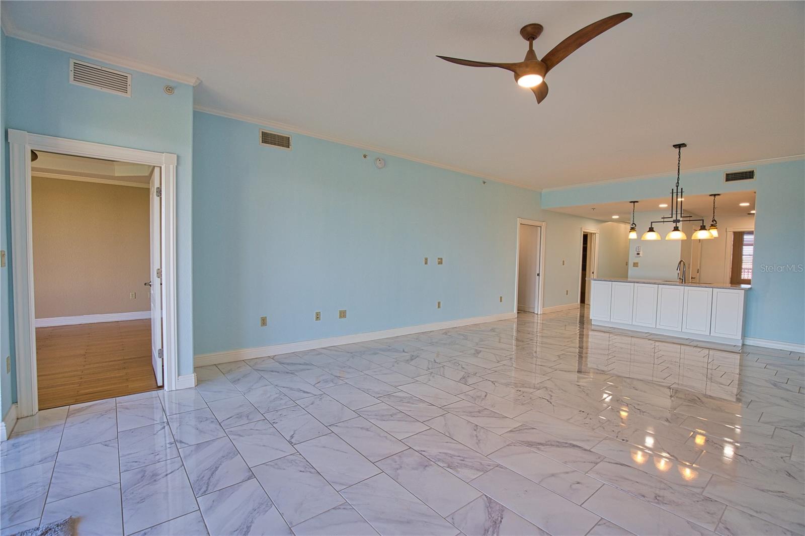 Image 18 of 39 For 147 Tampa Avenue E 202