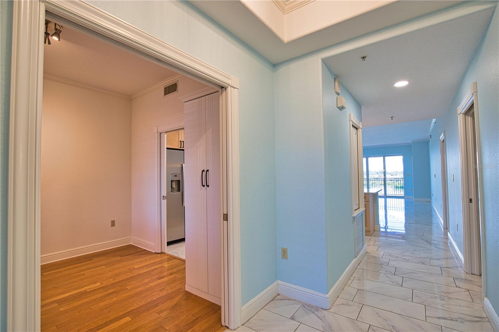 Image 6 of 39 For 147 Tampa Avenue E 202