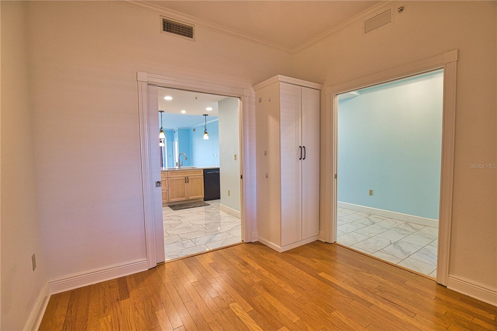 Image 8 of 39 For 147 Tampa Avenue E 202