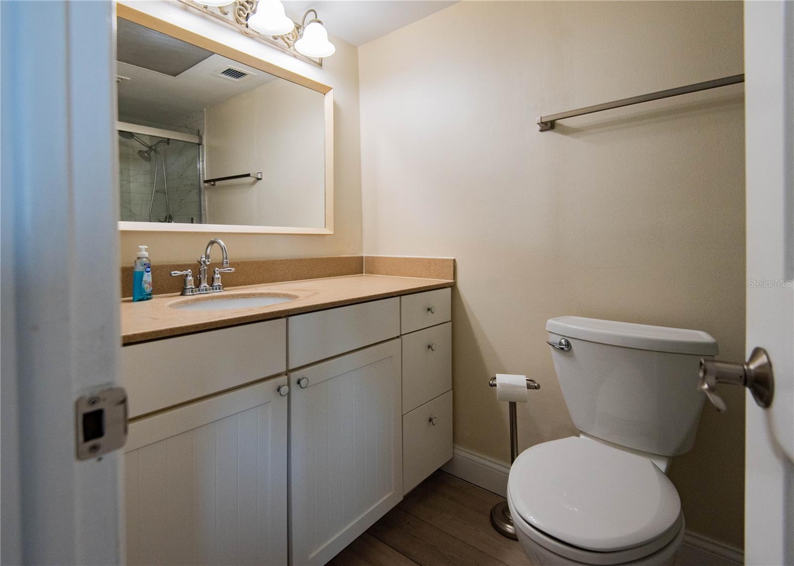 Image 21 of 24 For 1255 Tarpon Center Drive 604