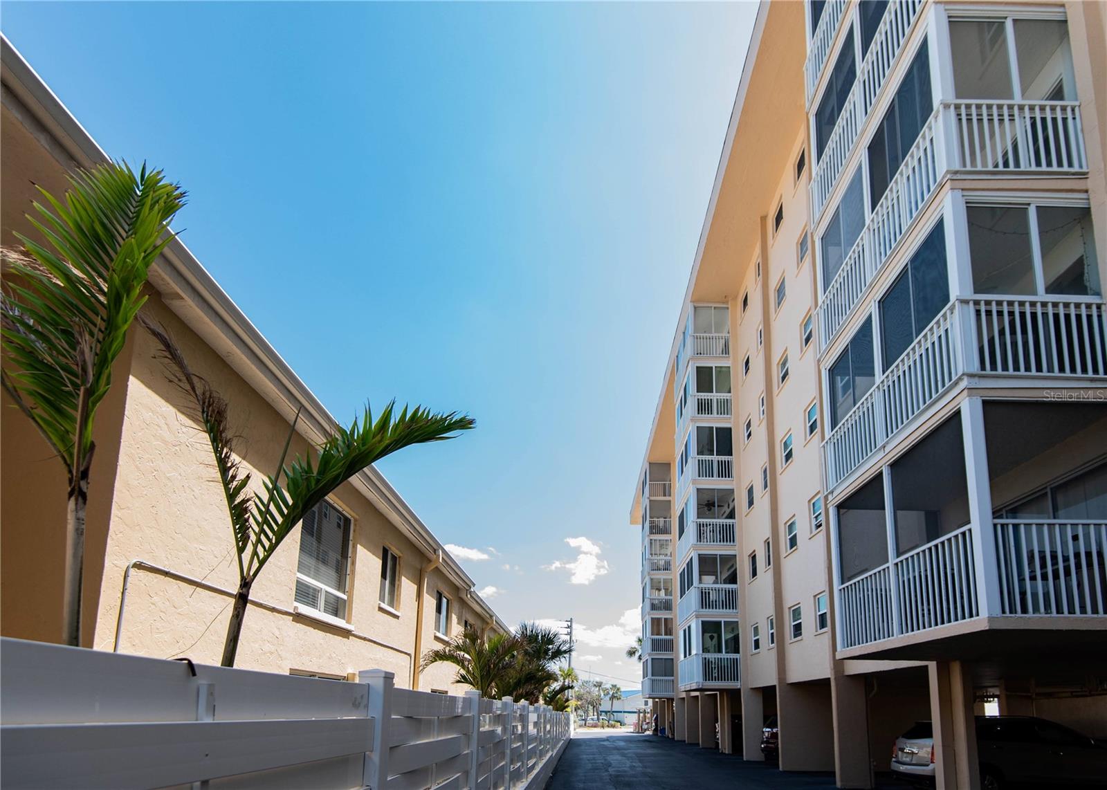 Image 22 of 24 For 1255 Tarpon Center Drive 604