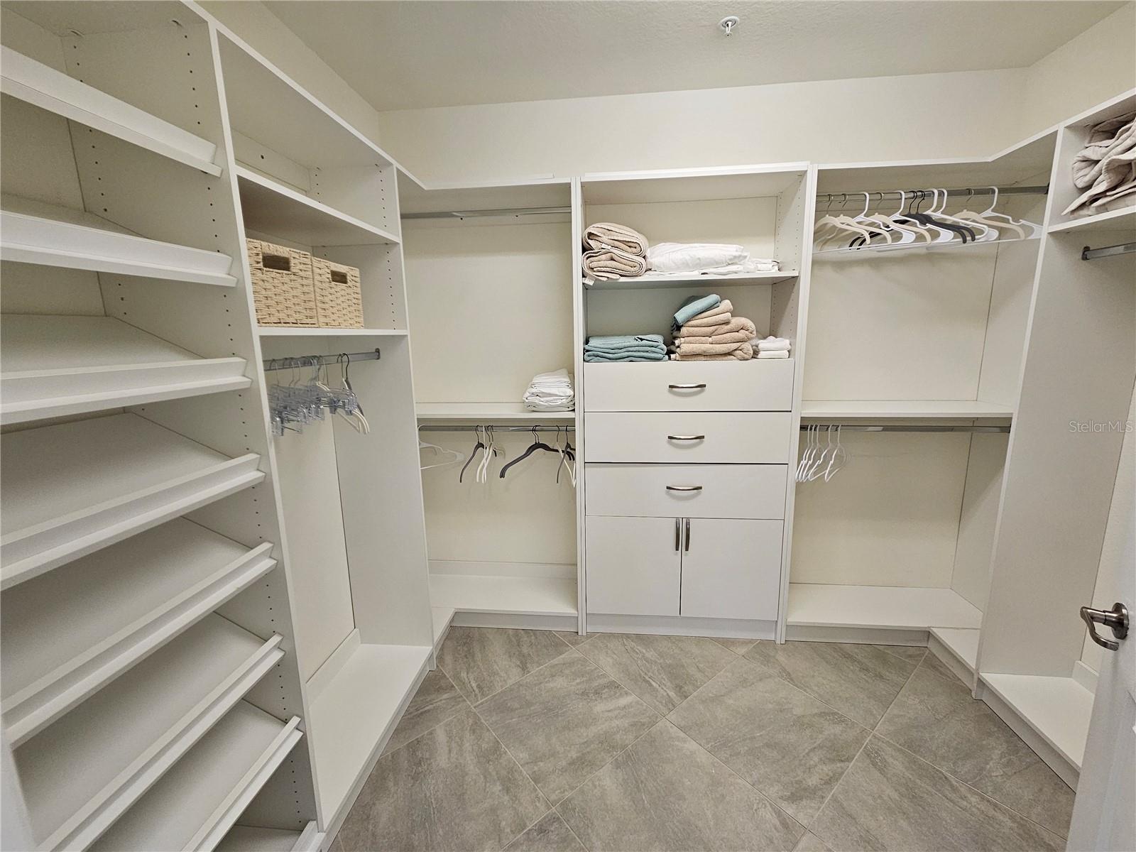 Image 37 of 54 For 10042 Crooked Creek Drive 103