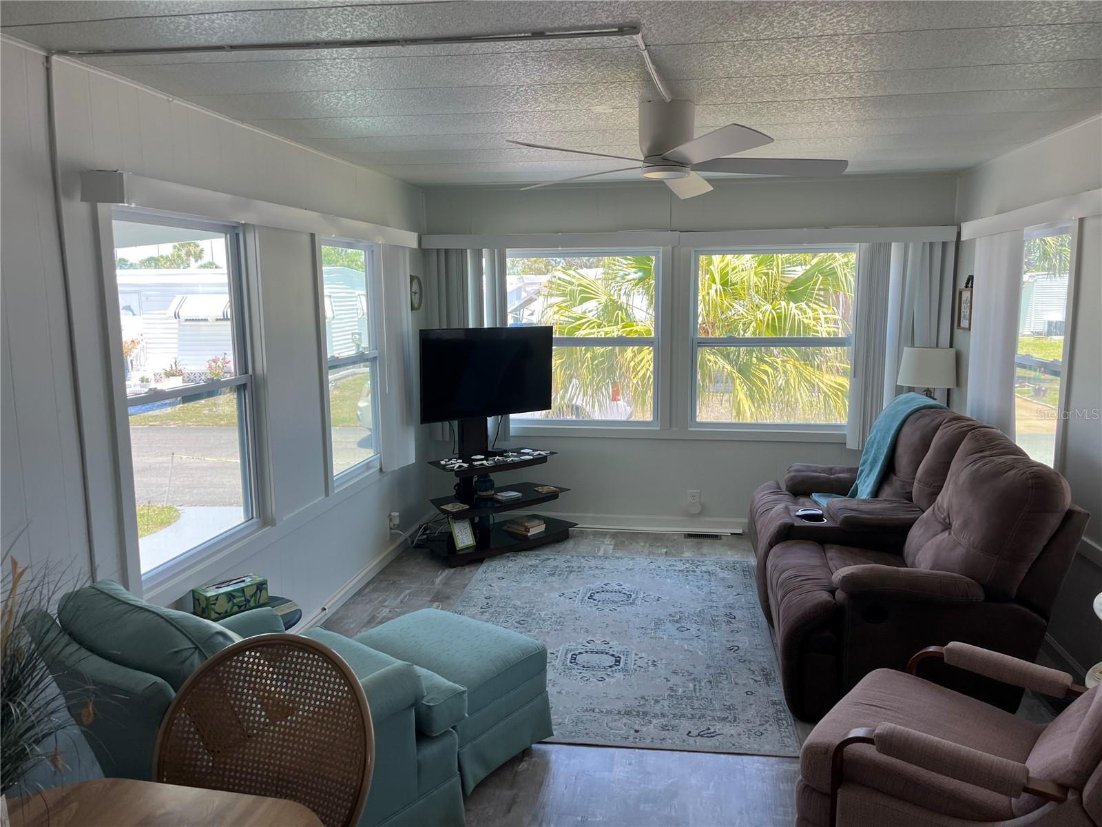 Image 11 of 30 For 202 Mantua Drive