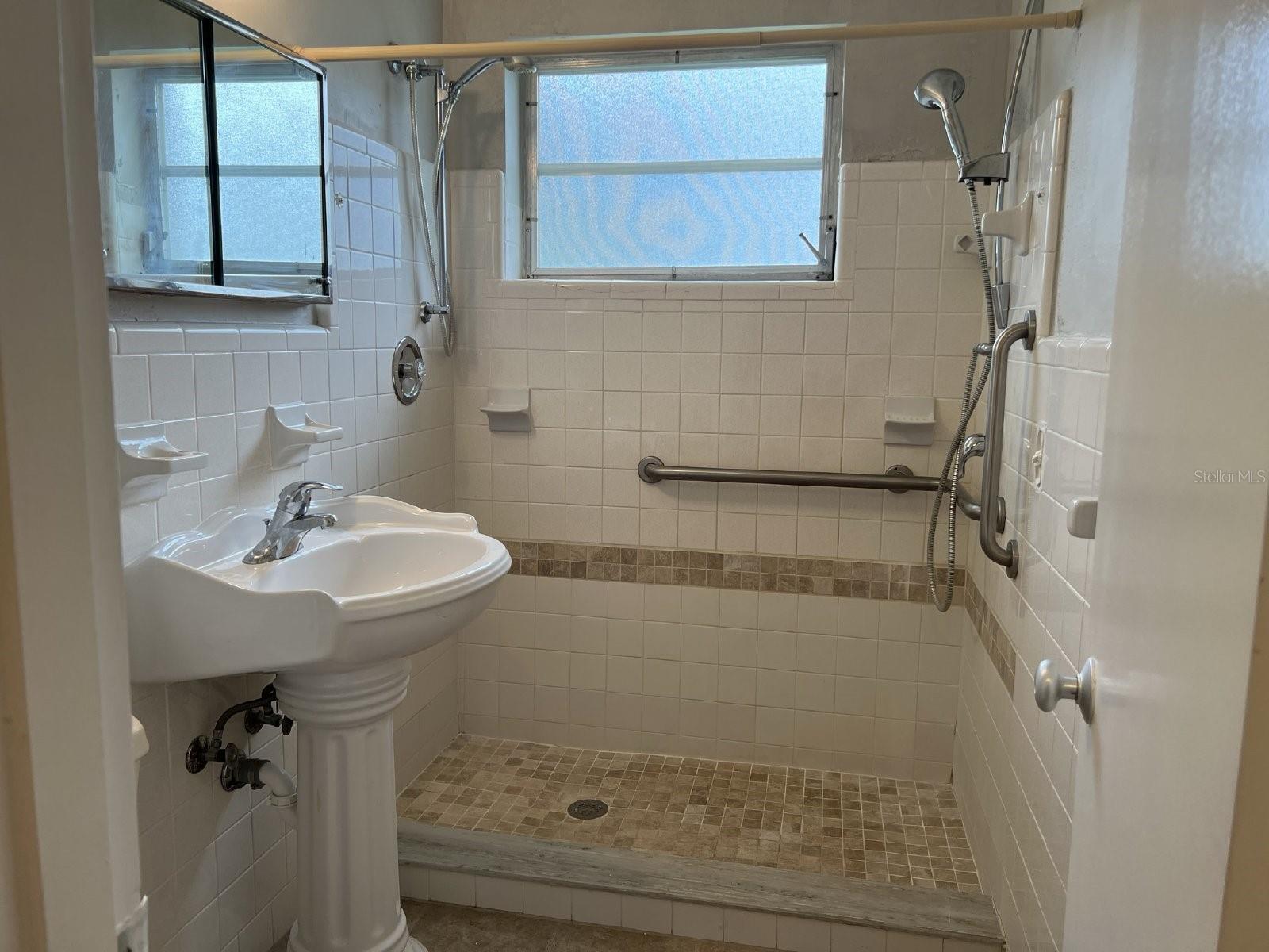 Image 11 of 14 For 7903 Hyde Park Avenue