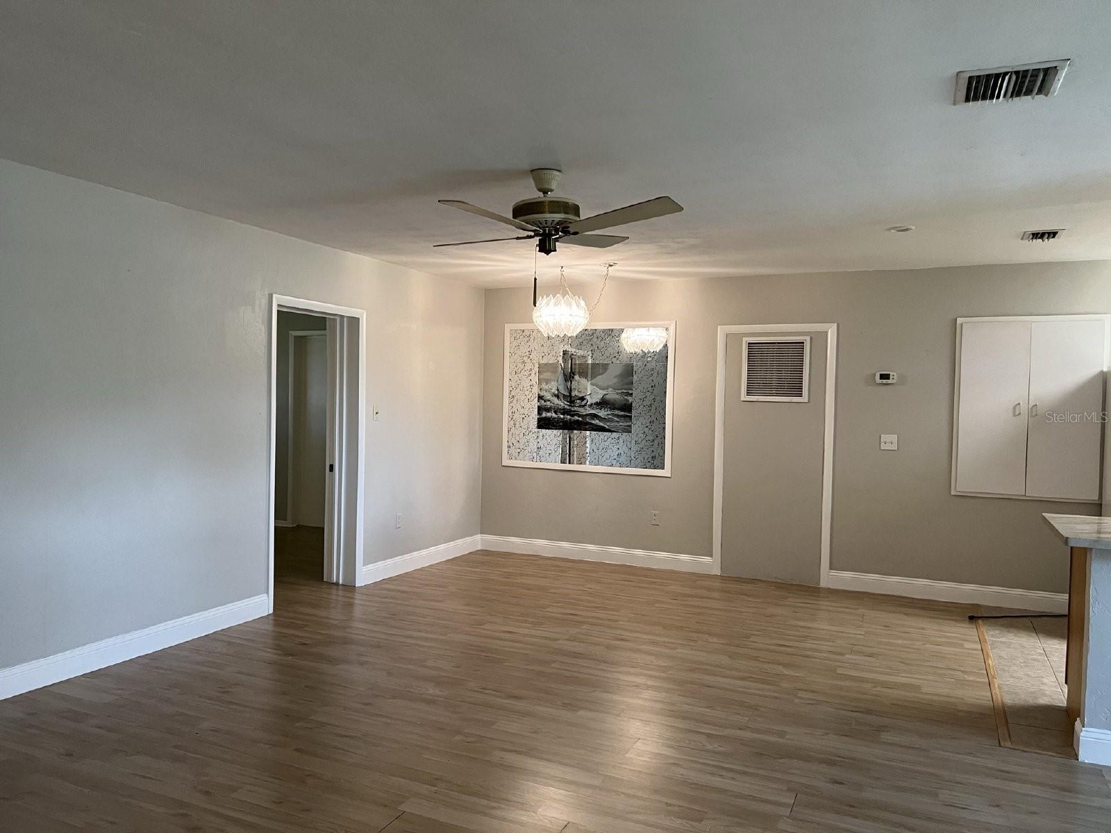 Image 4 of 14 For 7903 Hyde Park Avenue