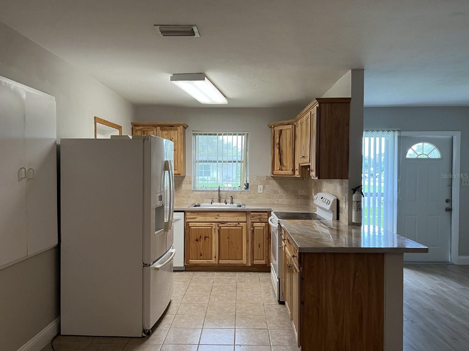 Image 6 of 14 For 7903 Hyde Park Avenue