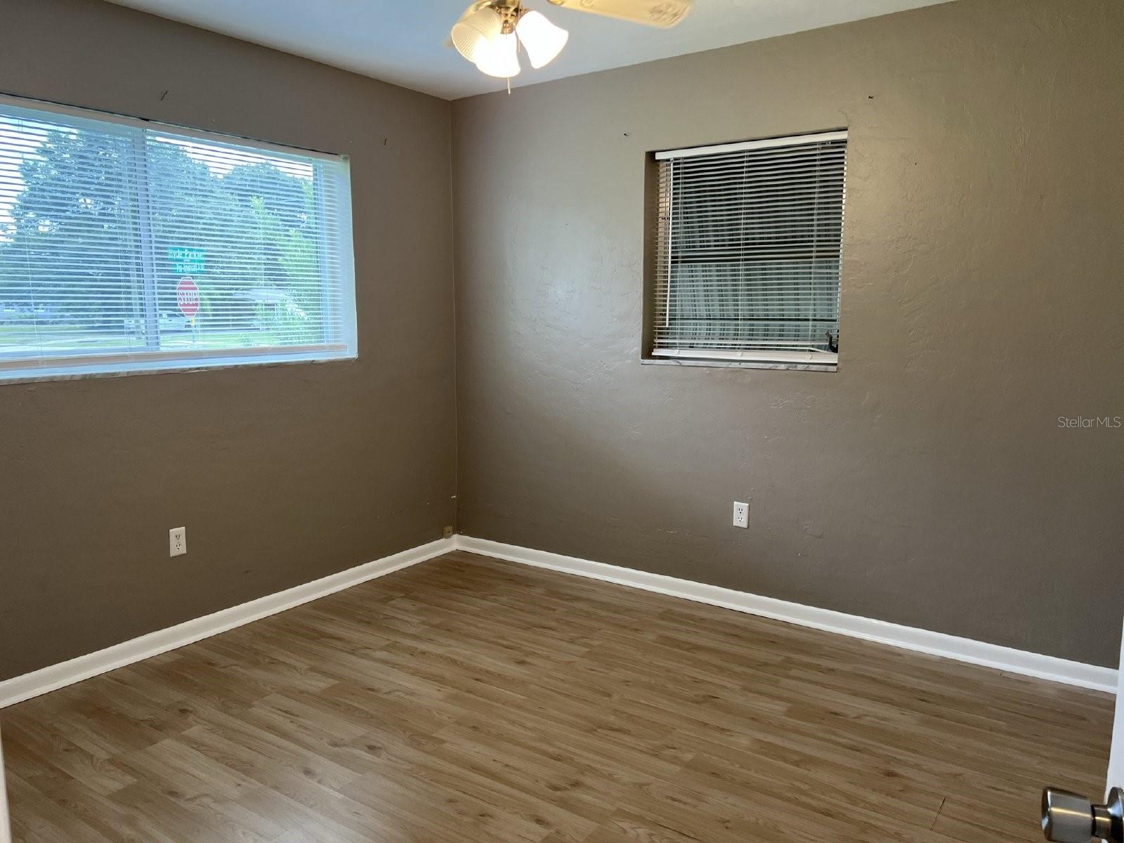 Image 9 of 14 For 7903 Hyde Park Avenue