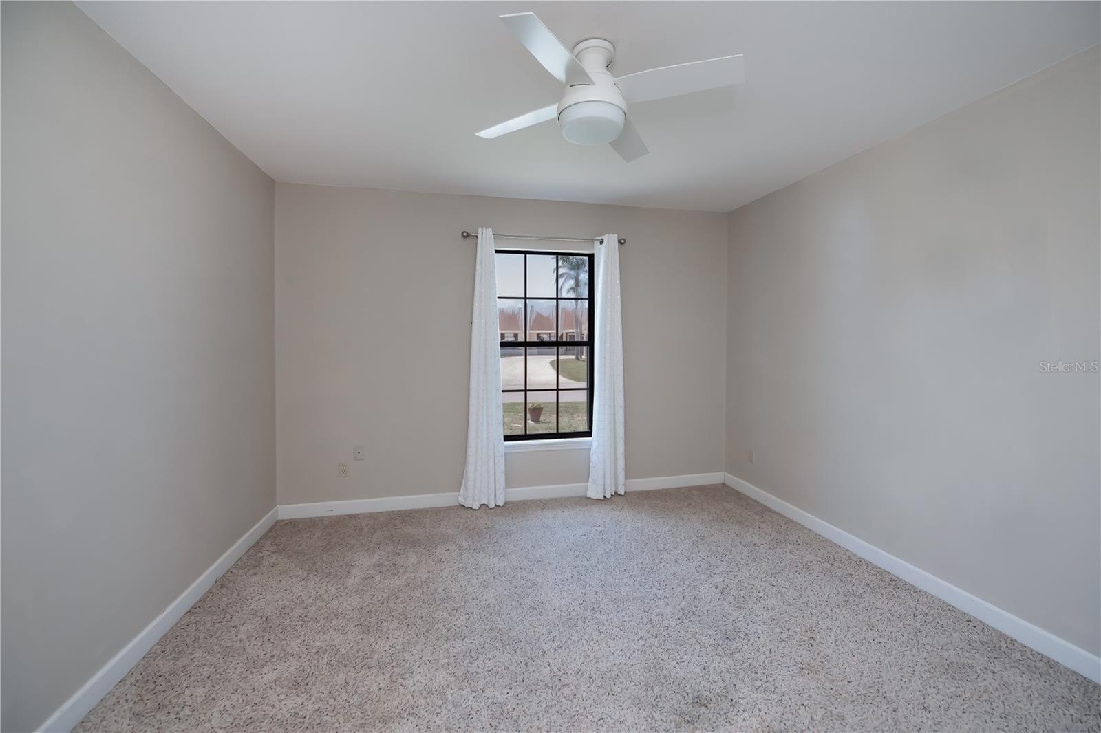 Image 11 of 80 For 552 Bellaire Drive
