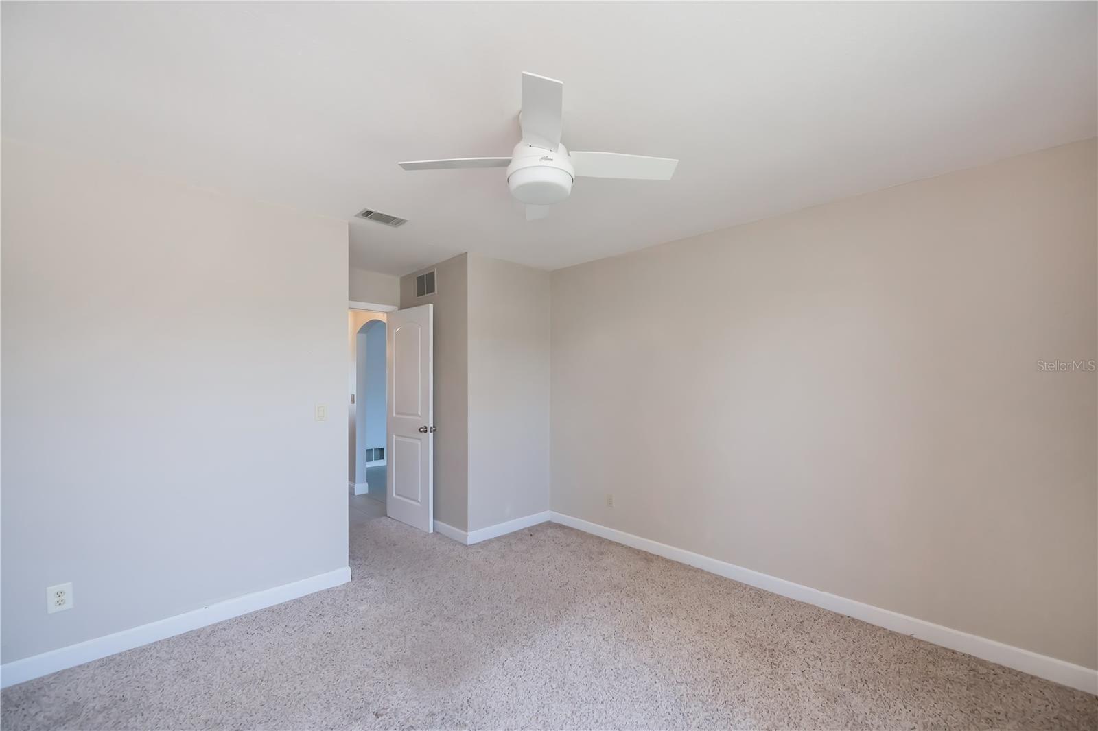 Image 12 of 80 For 552 Bellaire Drive