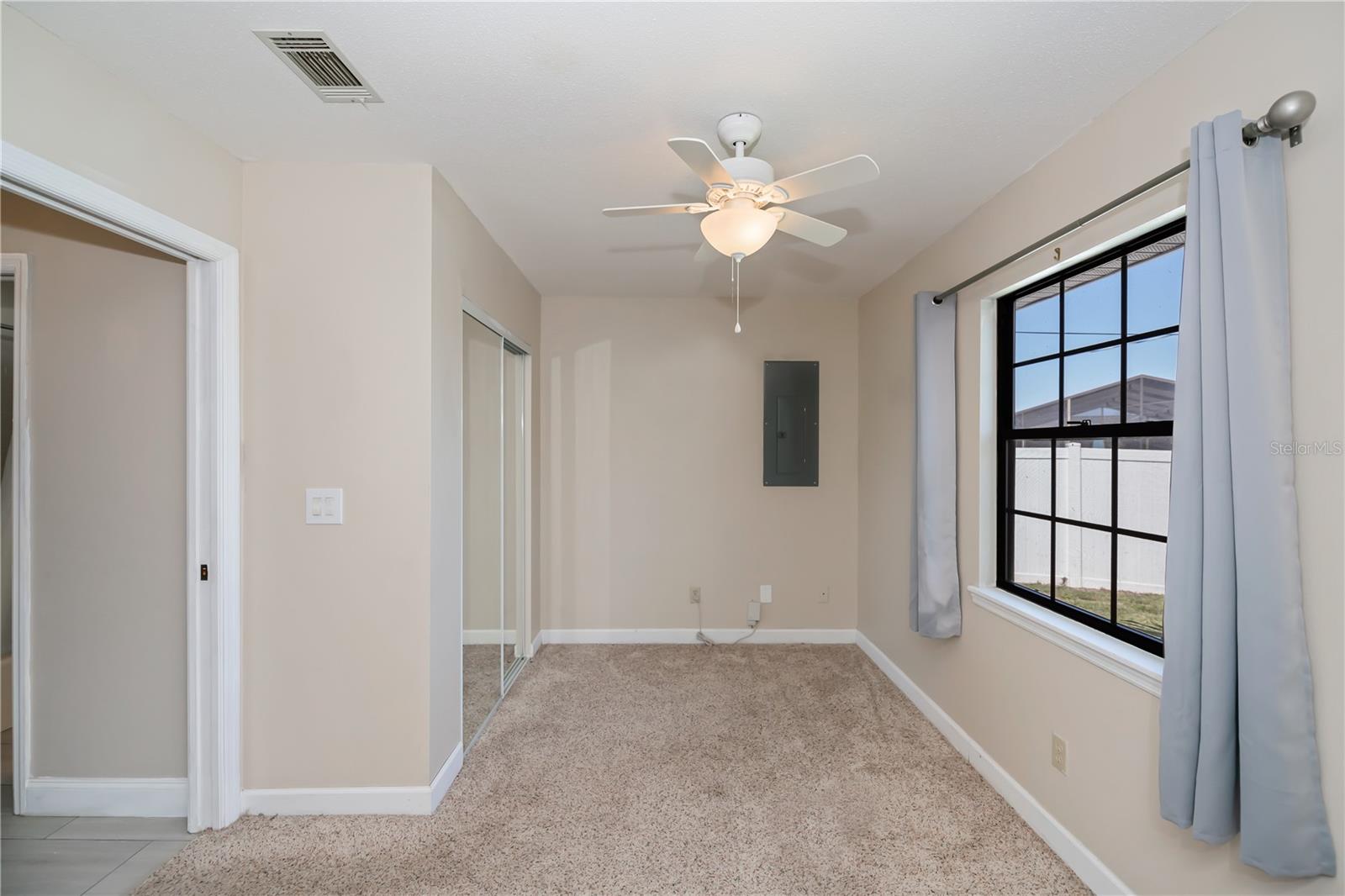 Image 14 of 80 For 552 Bellaire Drive