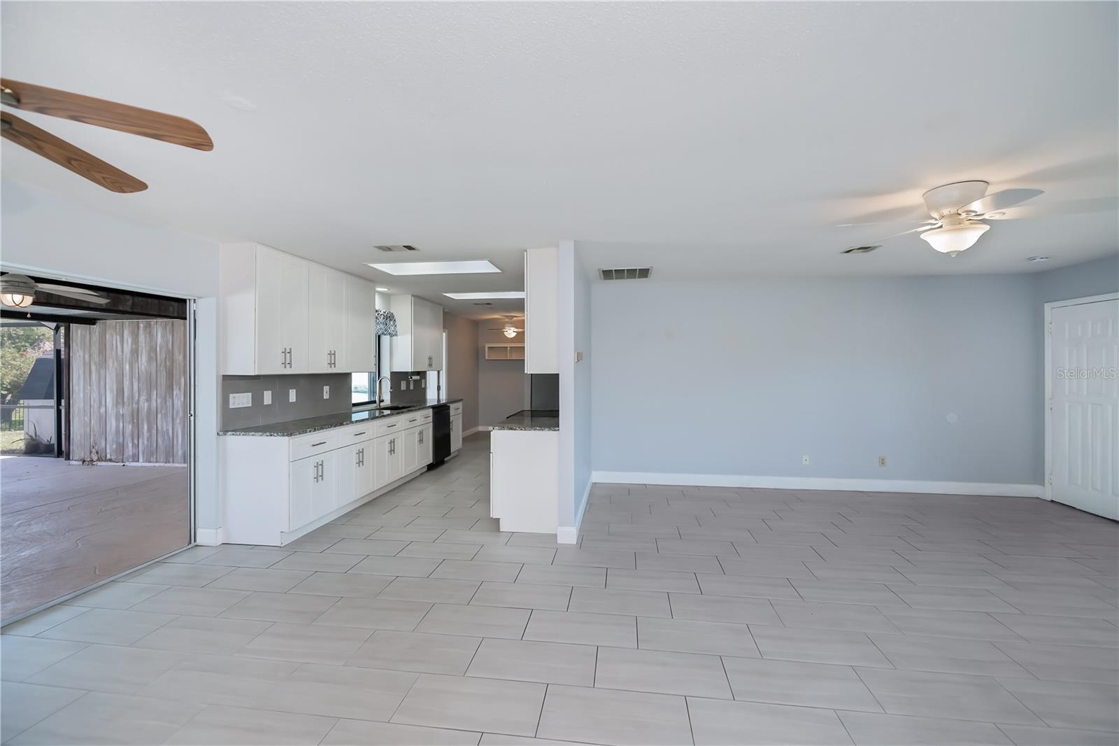 Image 19 of 80 For 552 Bellaire Drive