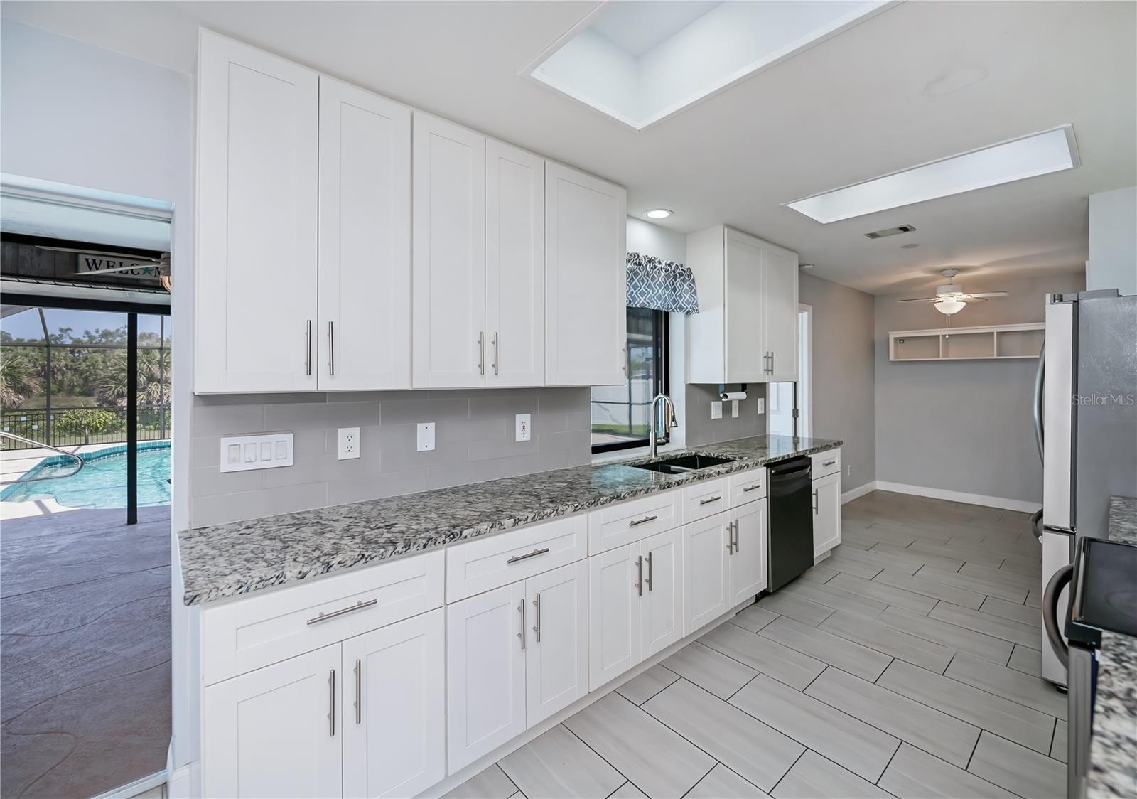 Image 23 of 80 For 552 Bellaire Drive