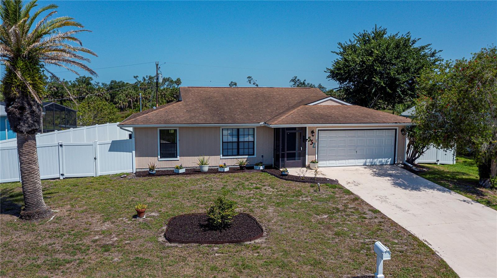 Image 3 of 80 For 552 Bellaire Drive